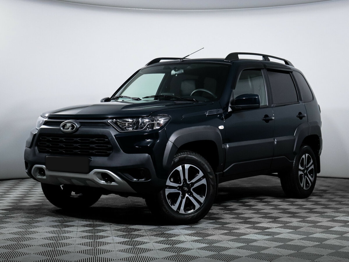 Lada Niva Travel