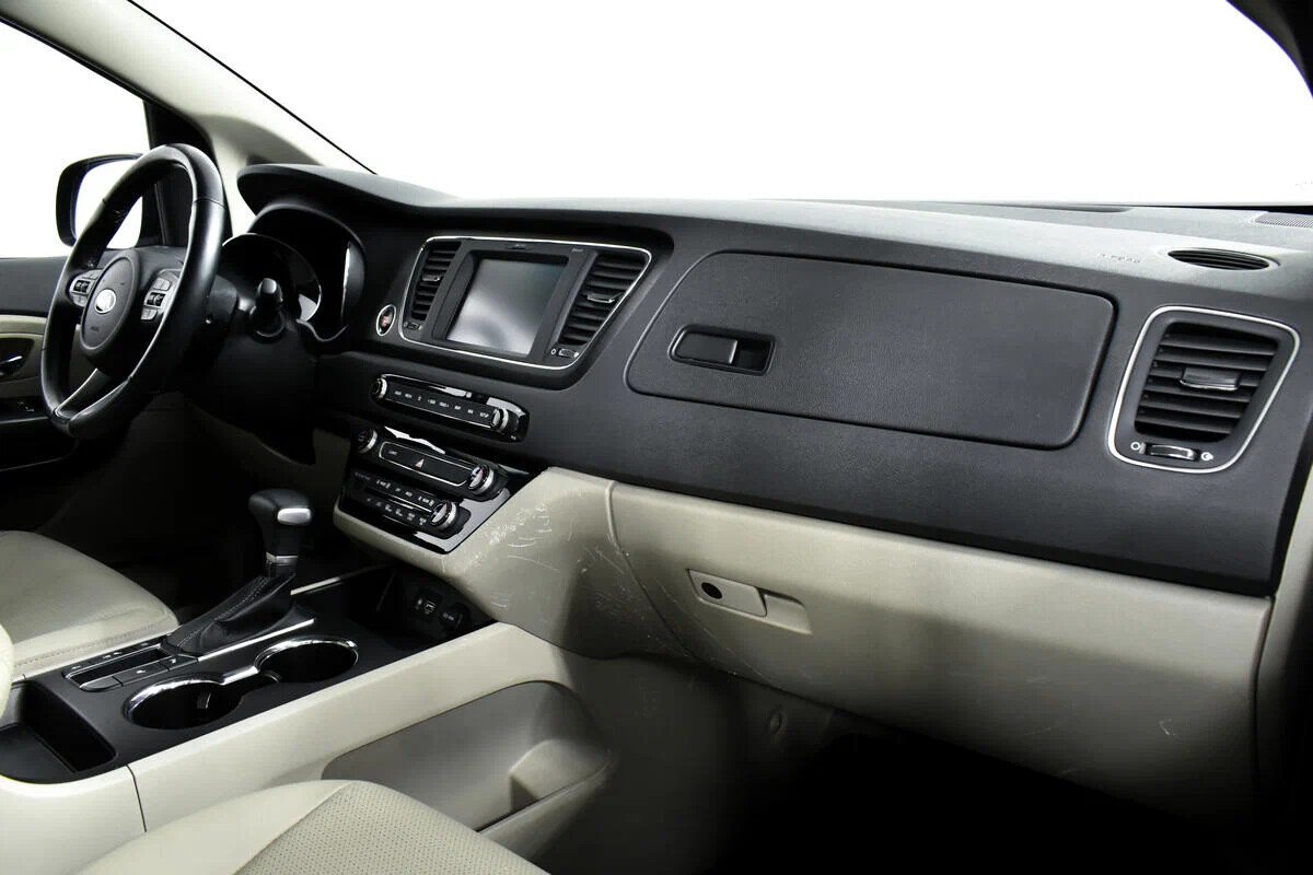 KIA Carnival, III
