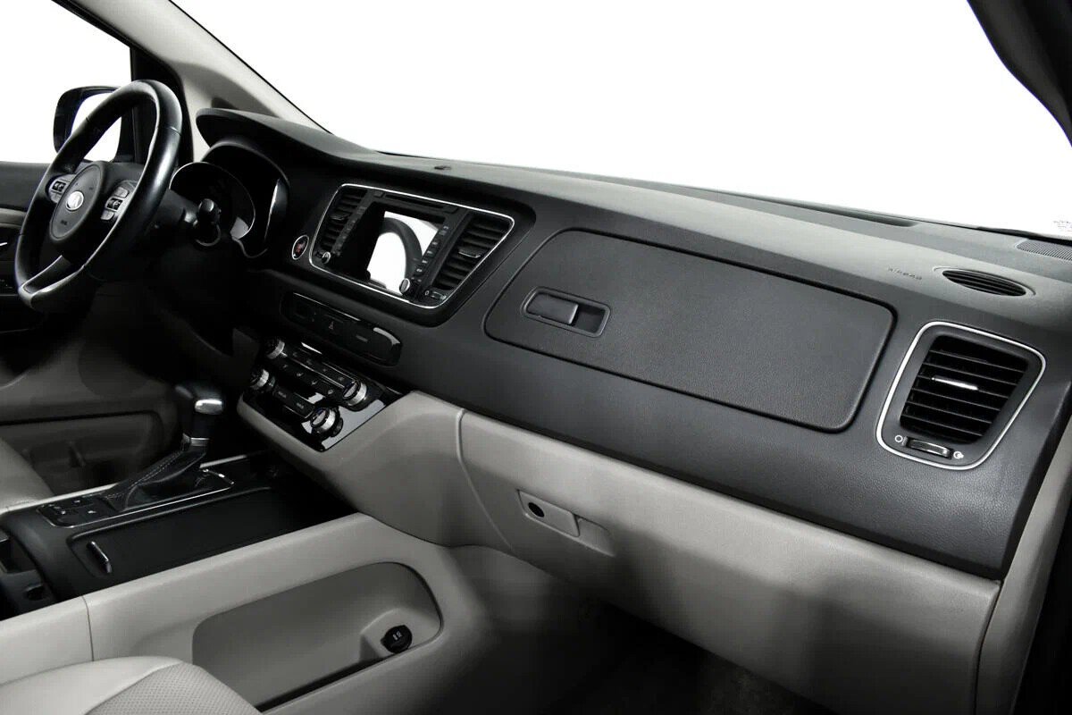 KIA Carnival, III