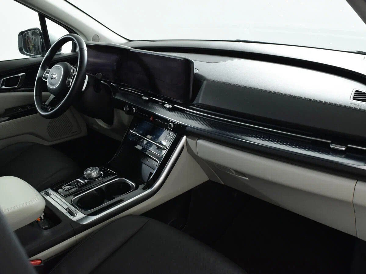 KIA Carnival, IV