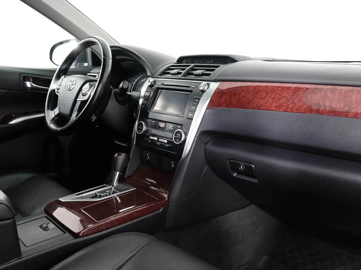 Toyota Camry, VII (XV50)