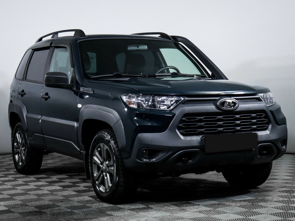 Lada Niva Travel