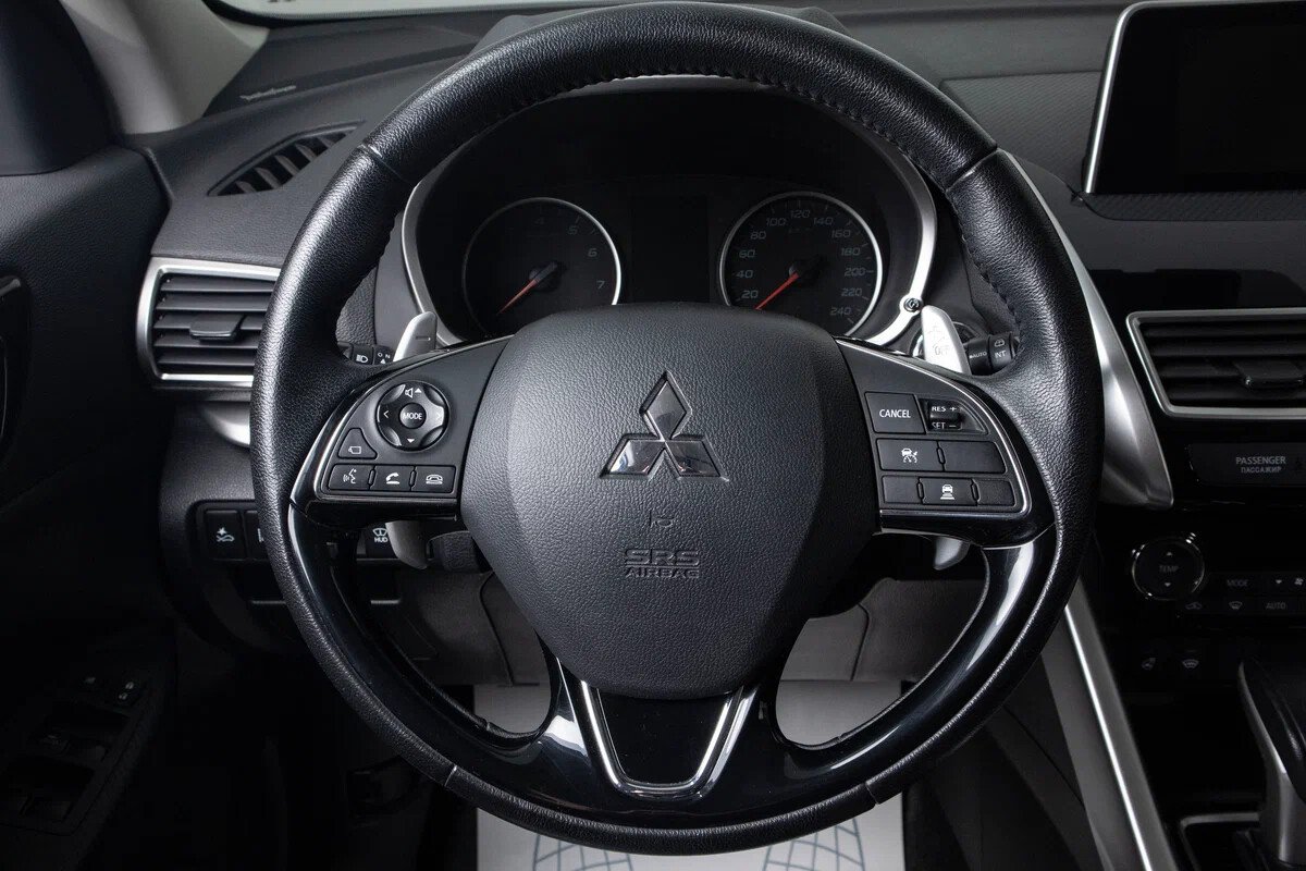 Mitsubishi Eclipse Cross, I