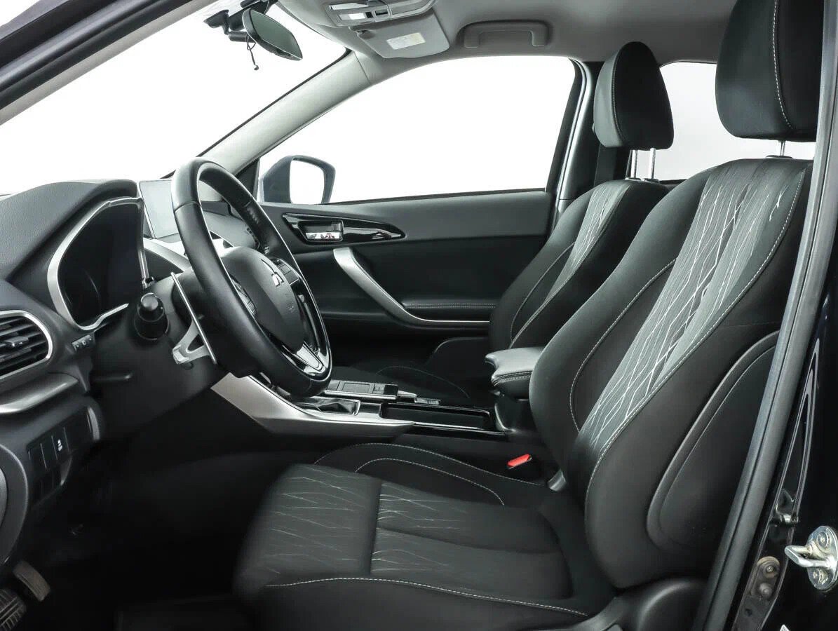 Mitsubishi Eclipse Cross, I