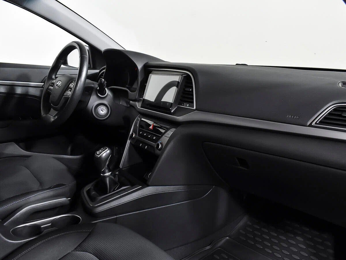 Hyundai Elantra, VI (AD)