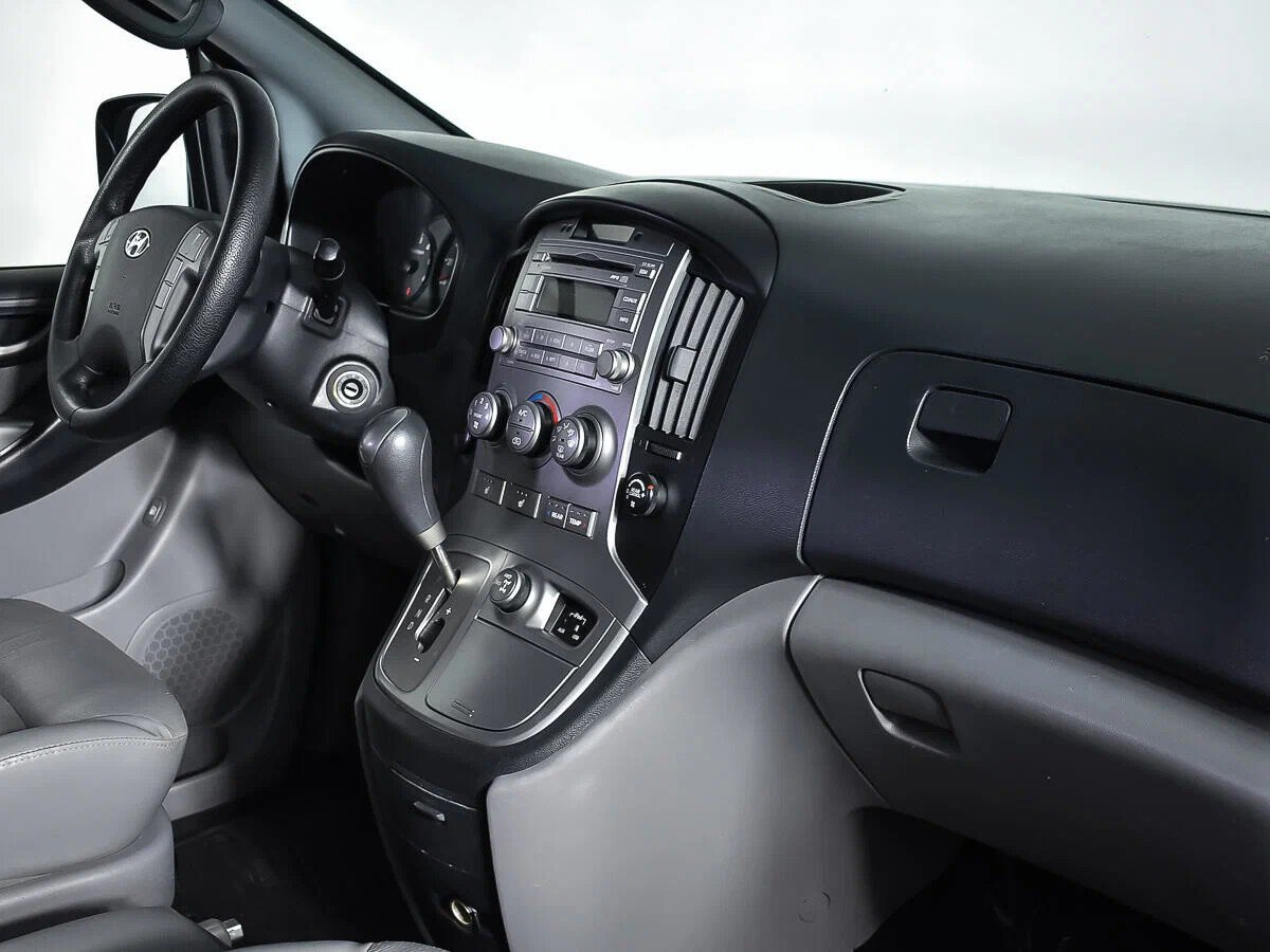 Hyundai Grand Starex, I