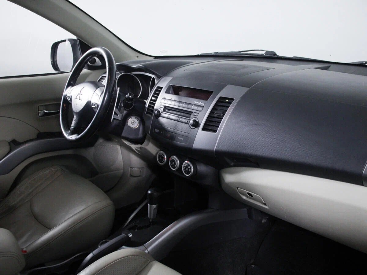 Mitsubishi Outlander, II