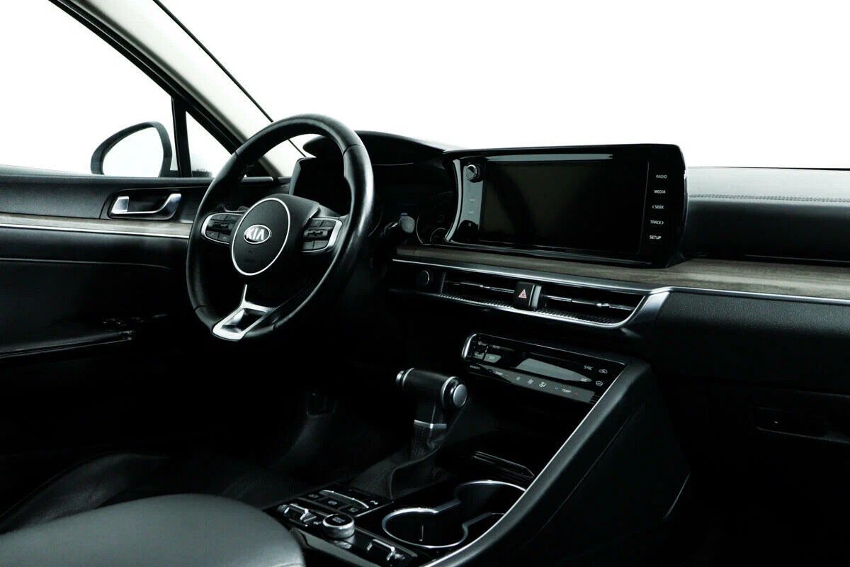 KIA K5, III