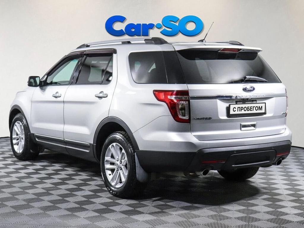 Ford Explorer, V