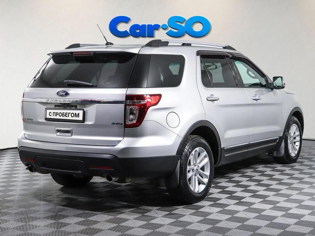 Ford Explorer, V