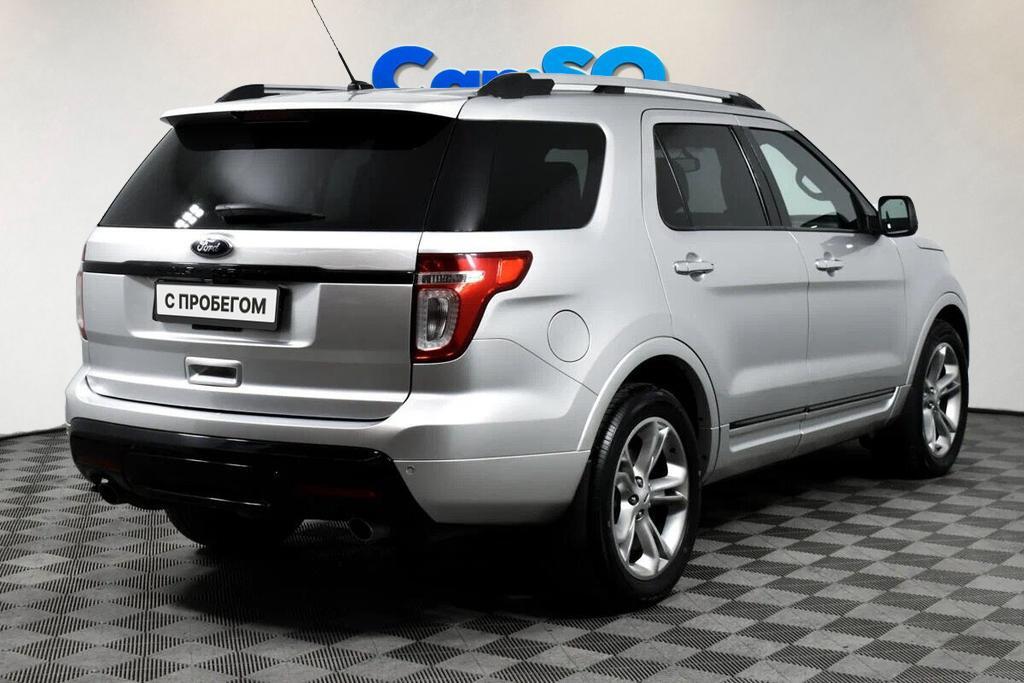 Ford Explorer, V