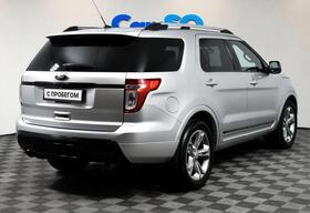 Ford Explorer, V