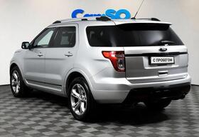 Ford Explorer, V