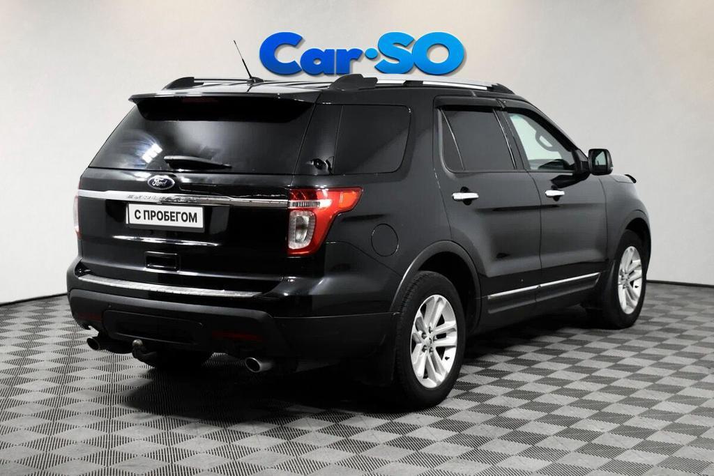 Ford Explorer, V