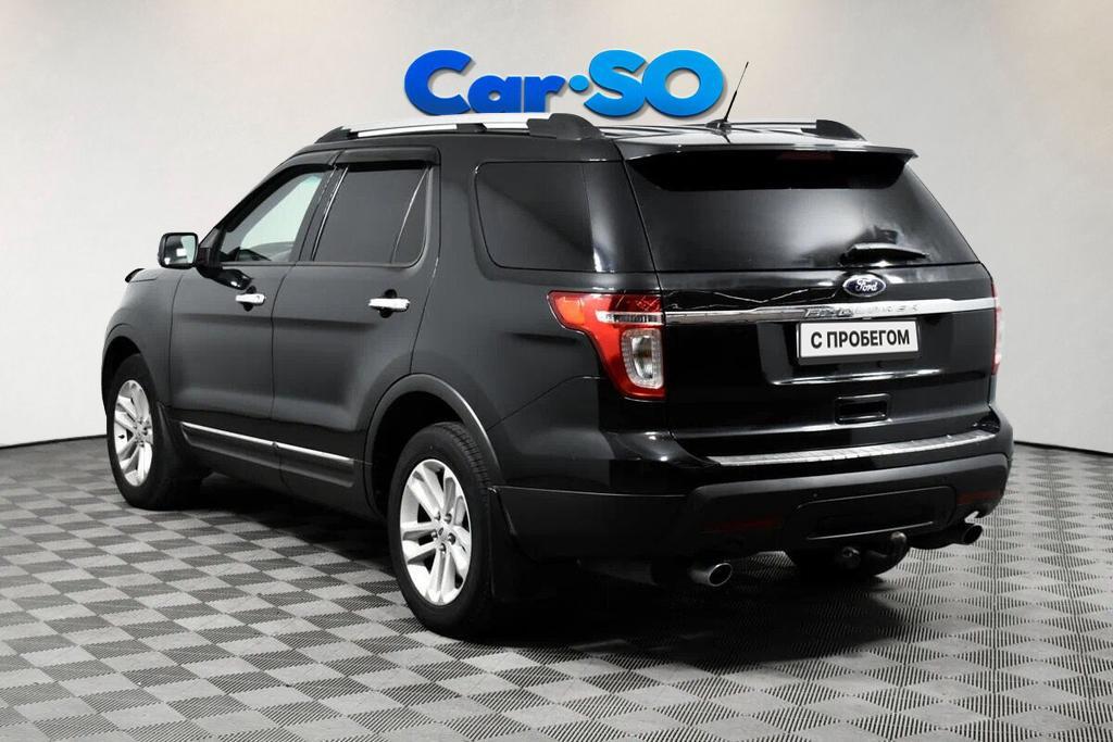 Ford Explorer, V