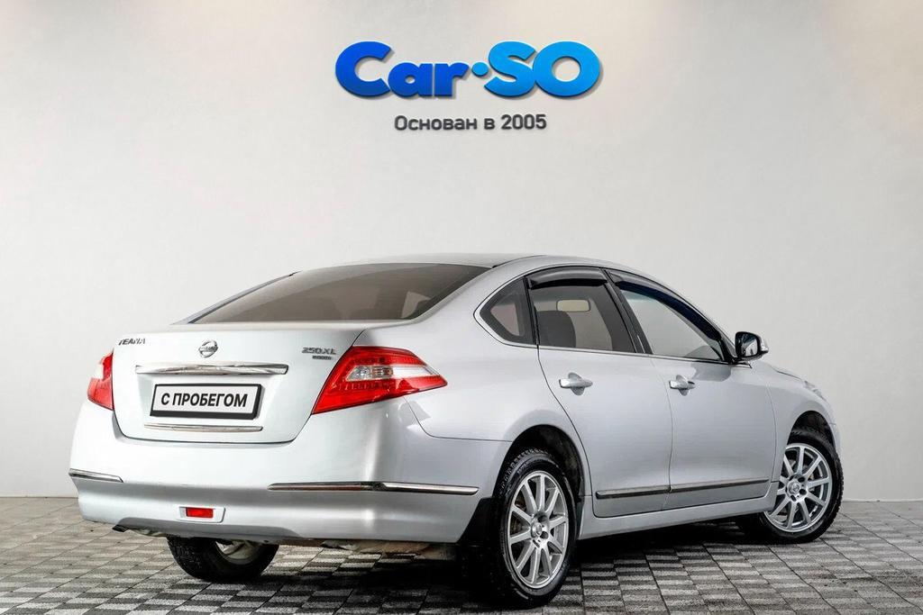 Nissan Teana, II