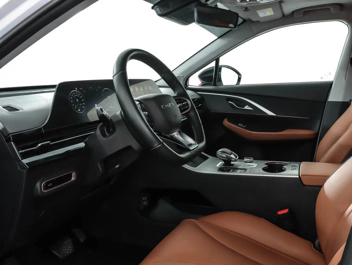 Omoda C5, I