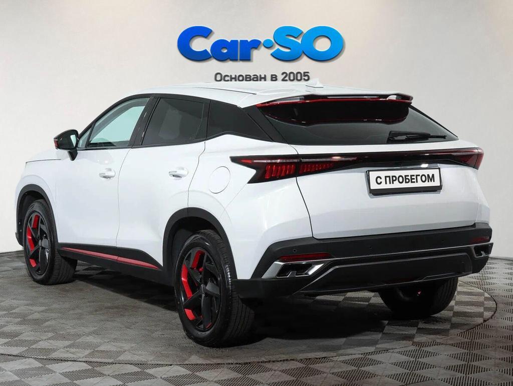 Omoda C5, I