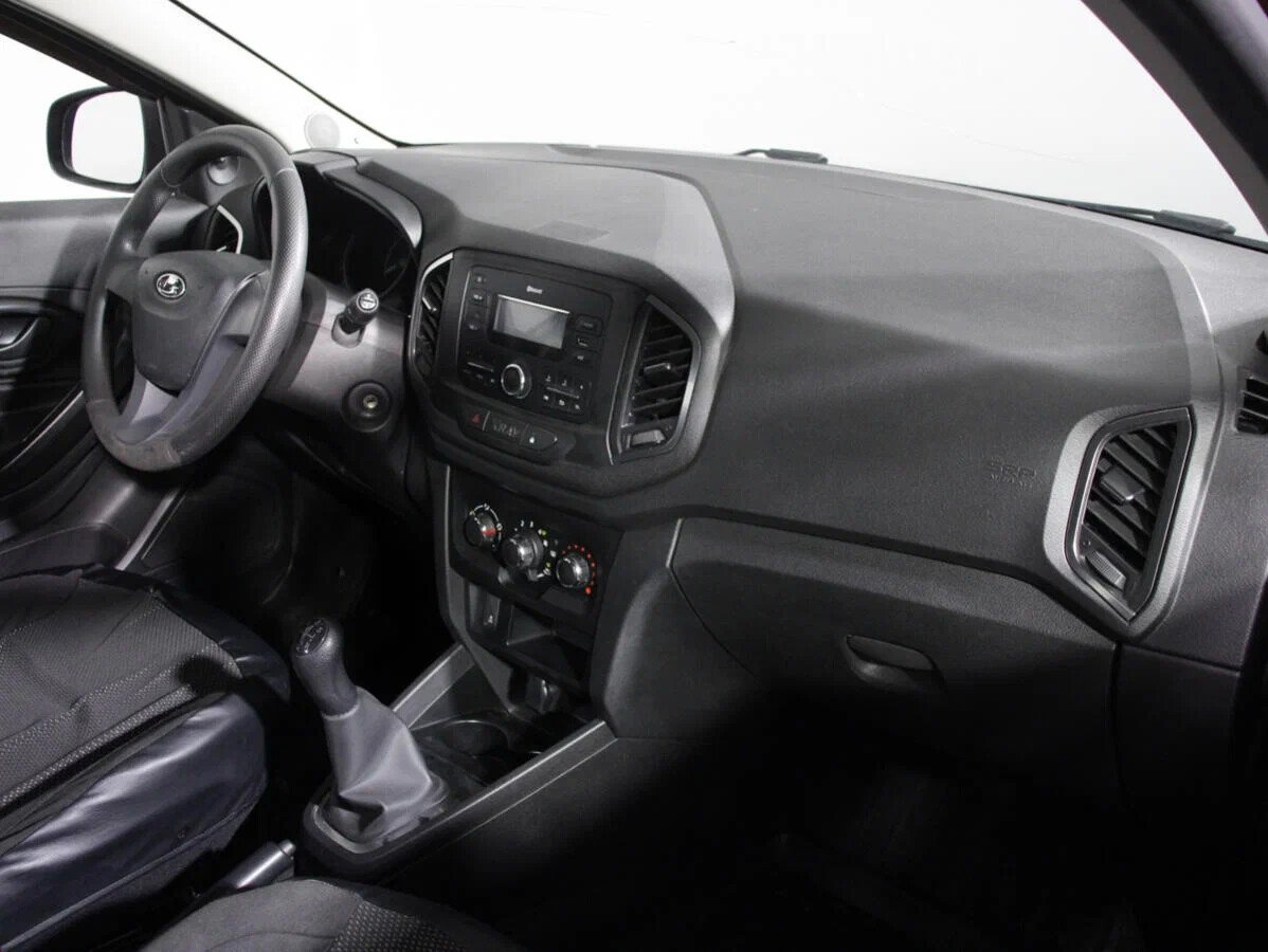 Lada XRAY, I