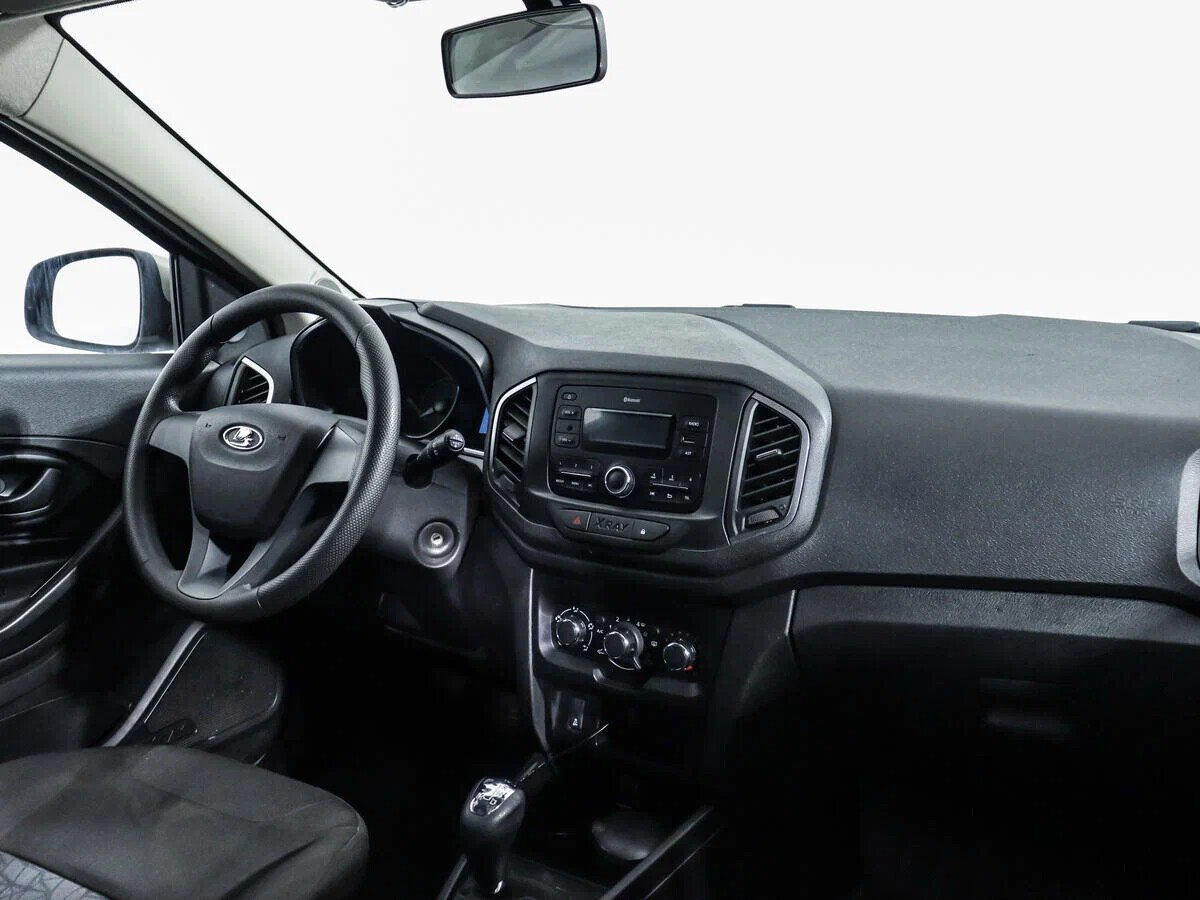 Lada XRAY, I