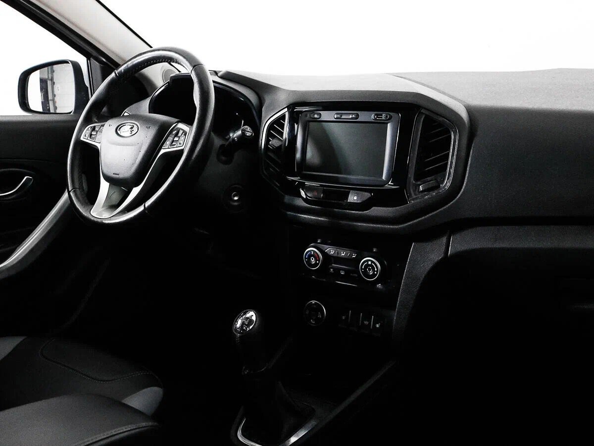 Lada XRAY, I