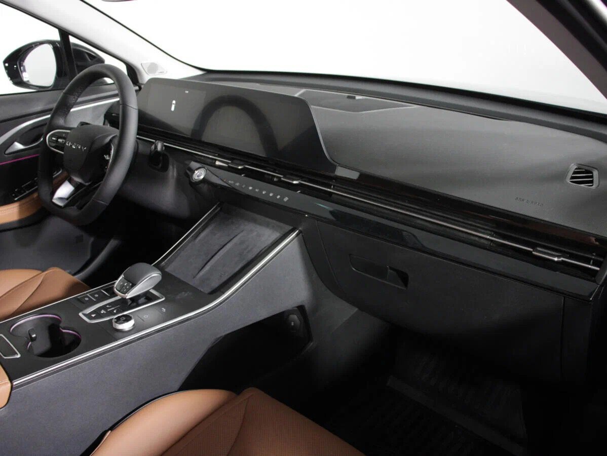 Omoda C5, I