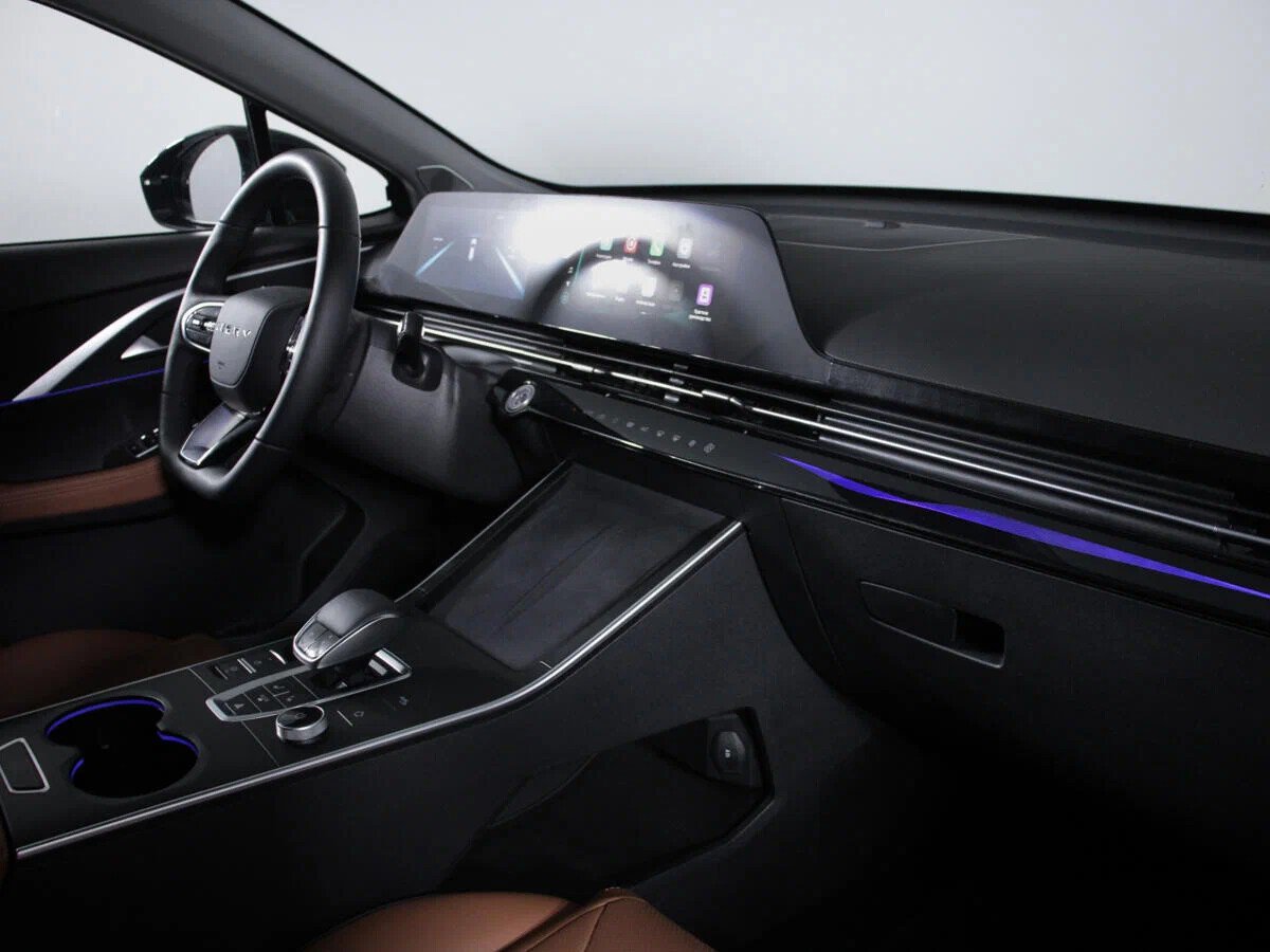 Omoda C5, I