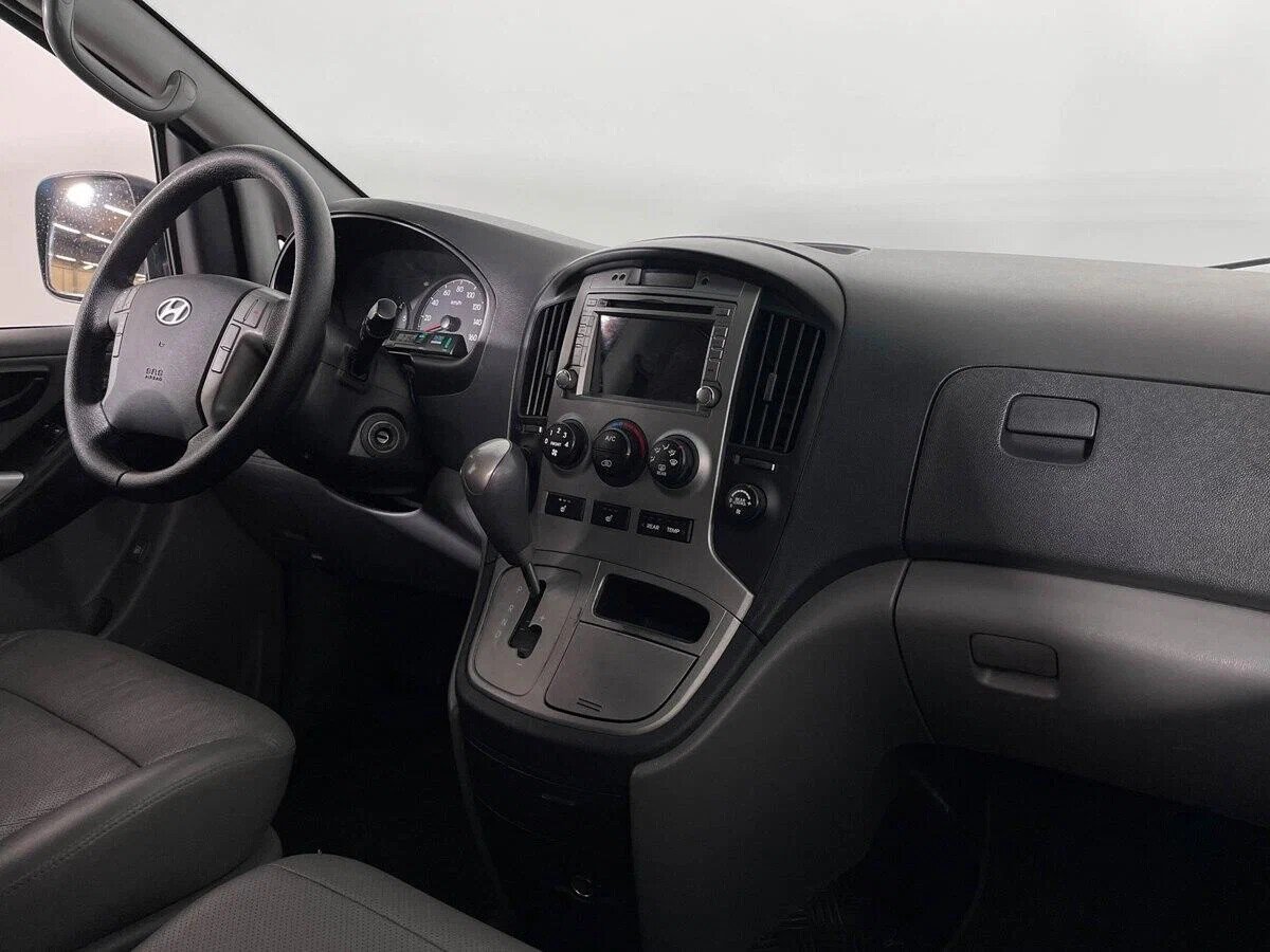 Hyundai Grand Starex, I