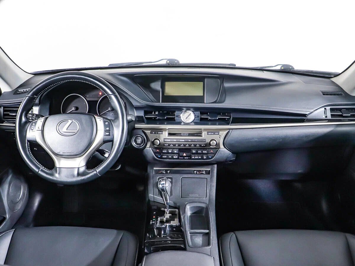 Lexus ES, VI