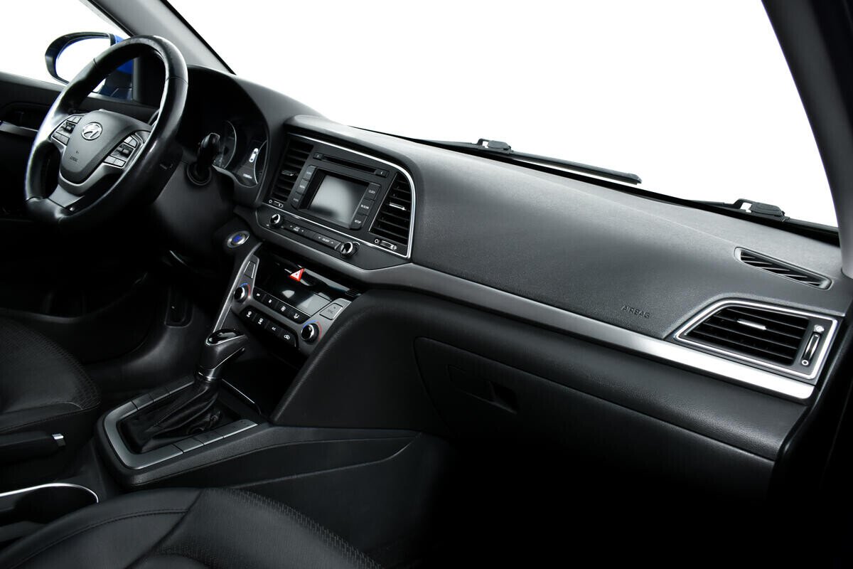 Hyundai Elantra, VI (AD)