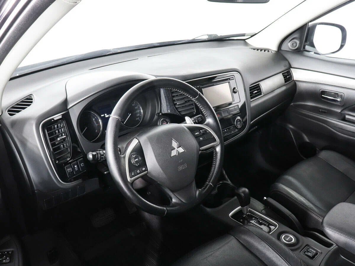 Mitsubishi Outlander, III