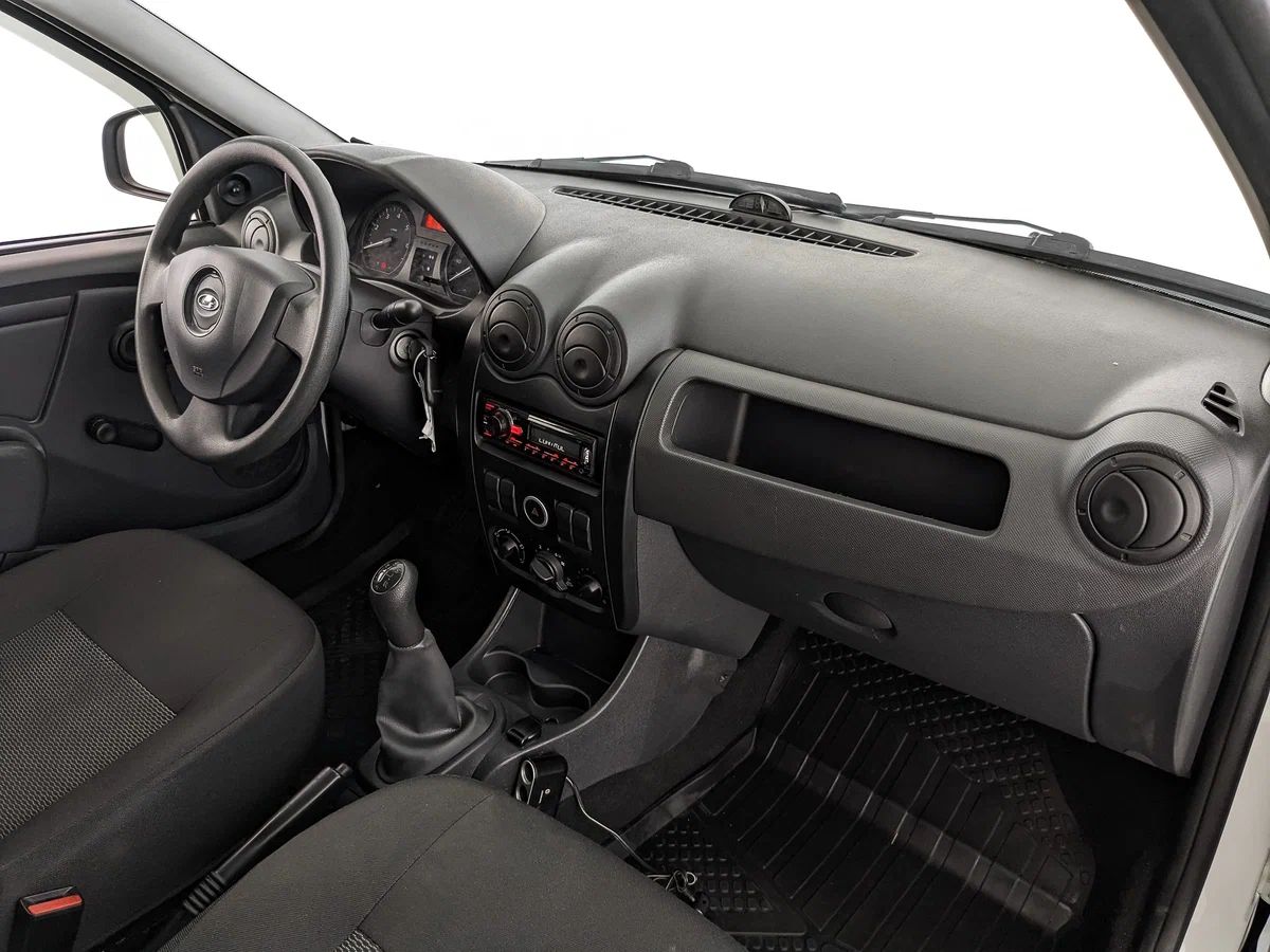 Lada Largus, I