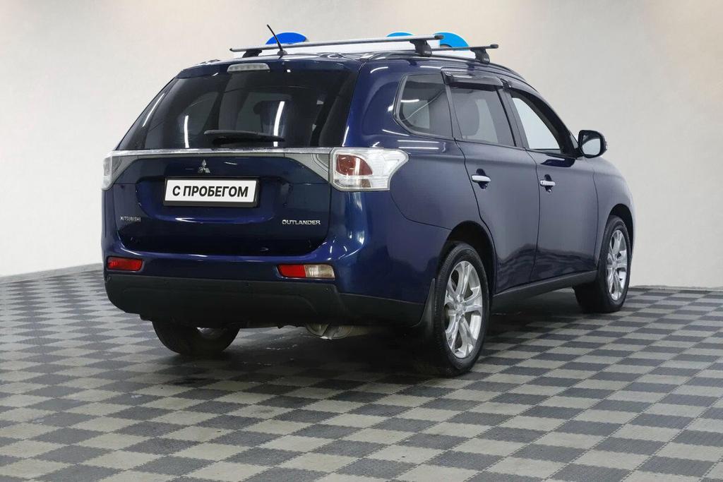 Mitsubishi Outlander, III