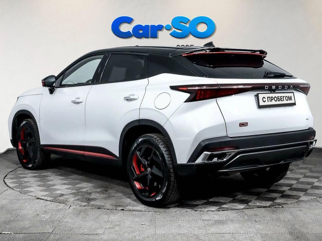 Omoda C5, I