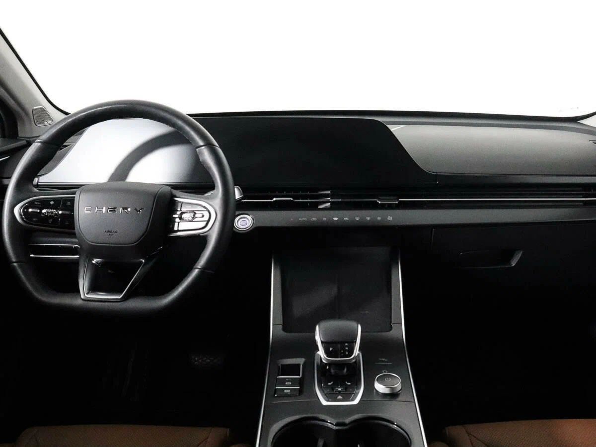 Omoda C5, I