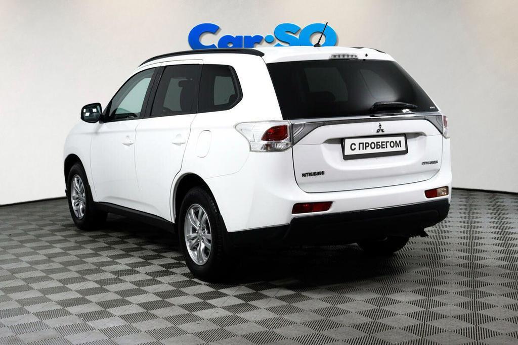 Mitsubishi Outlander, III