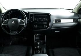 Mitsubishi Outlander, III