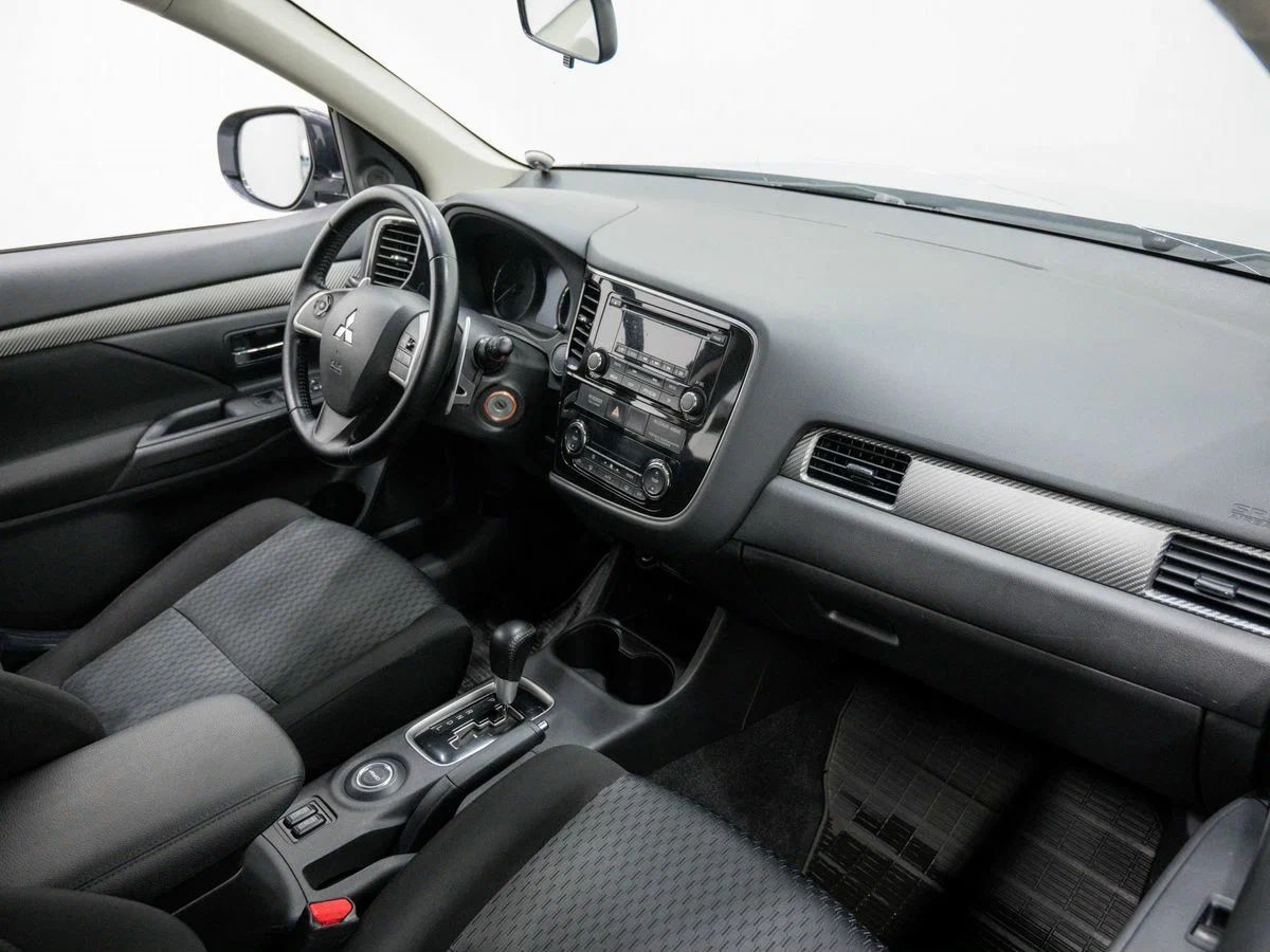 Mitsubishi Outlander, III