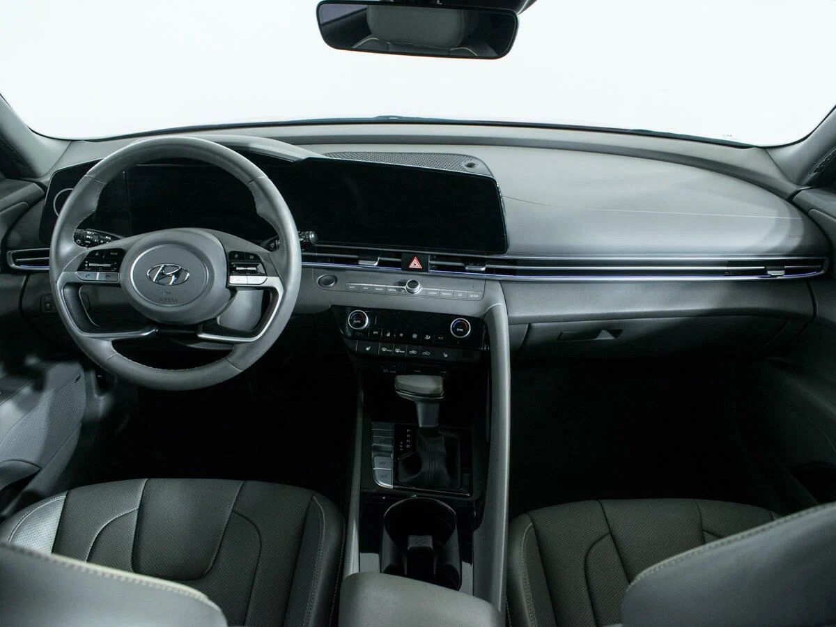 Hyundai Elantra, VII (CN7)