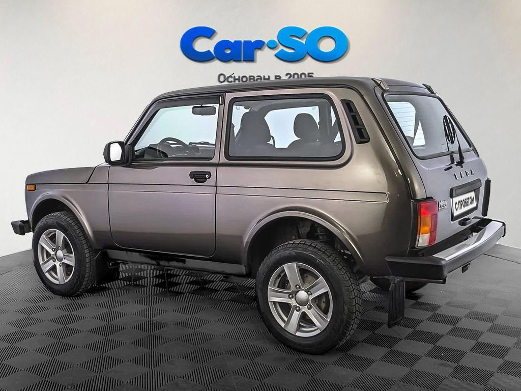 Lada Niva Legend