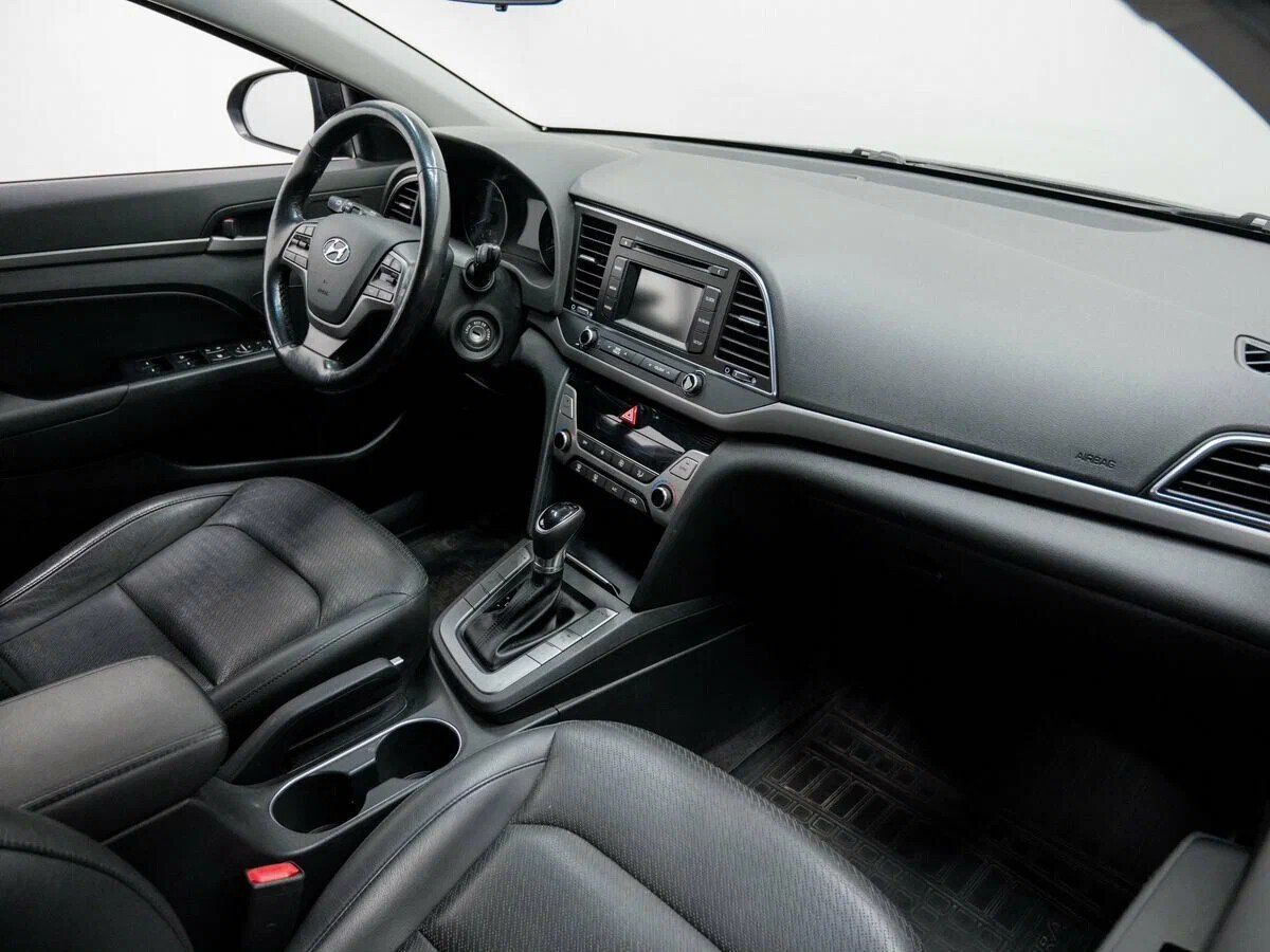 Hyundai Elantra, VI (AD)