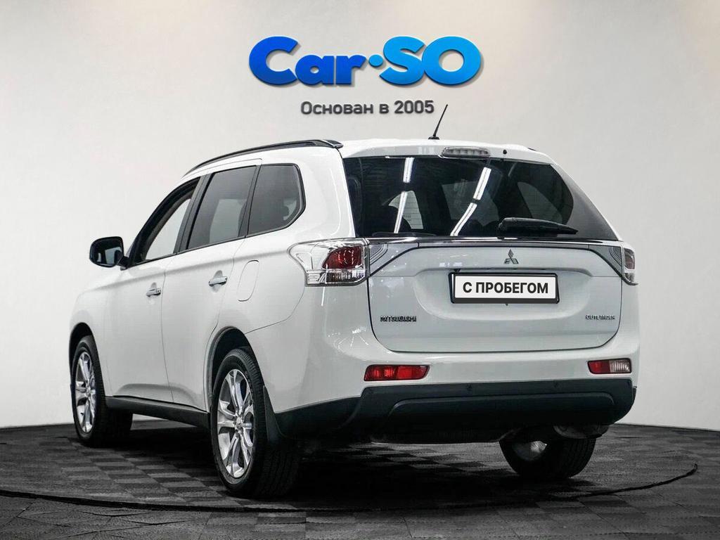 Mitsubishi Outlander, III