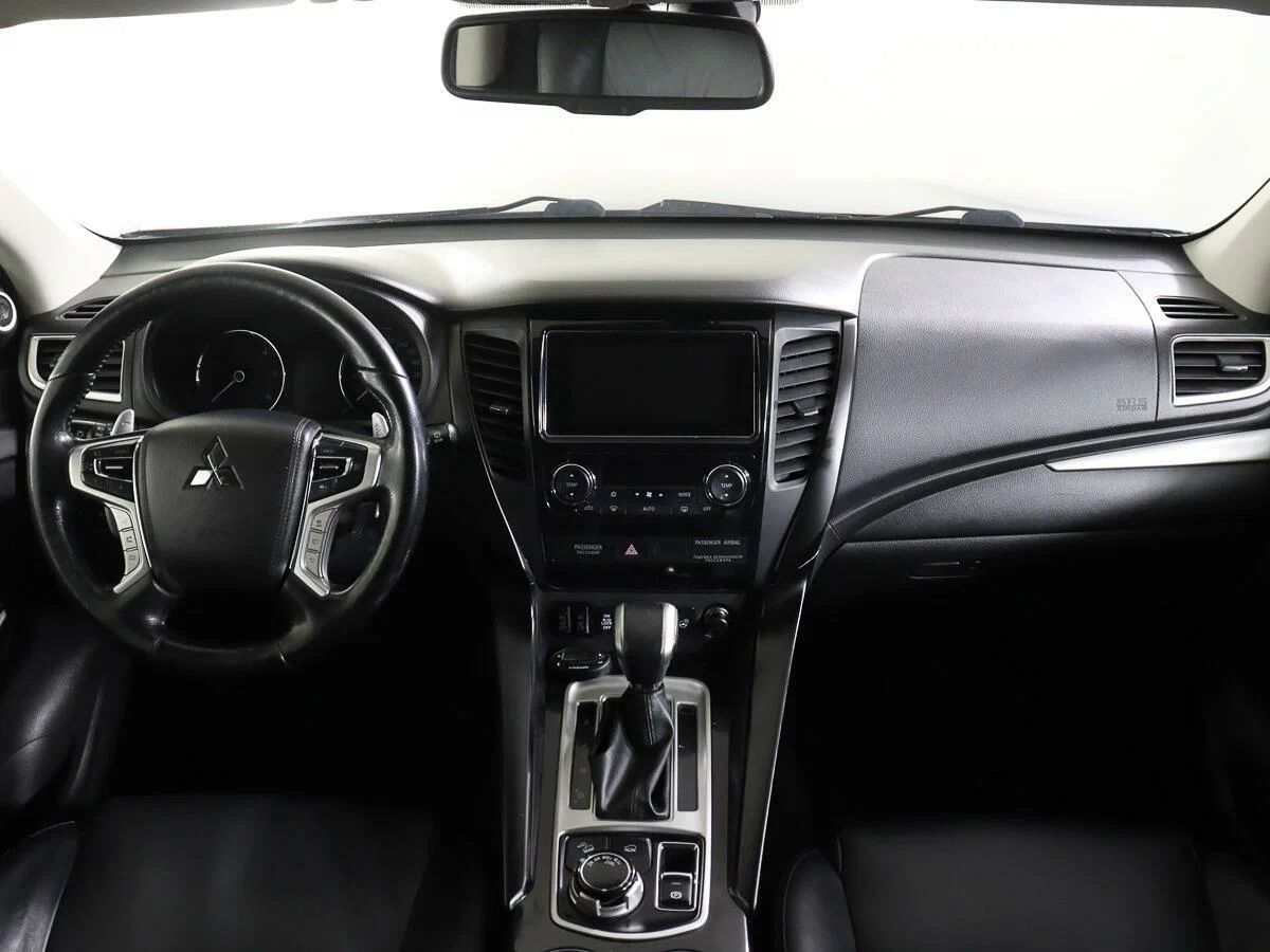 Mitsubishi Pajero Sport, III