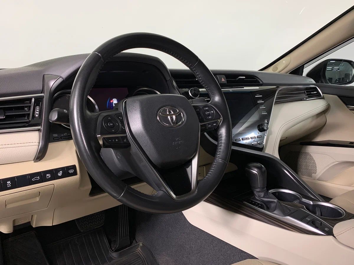Toyota Camry, VIII (XV70)