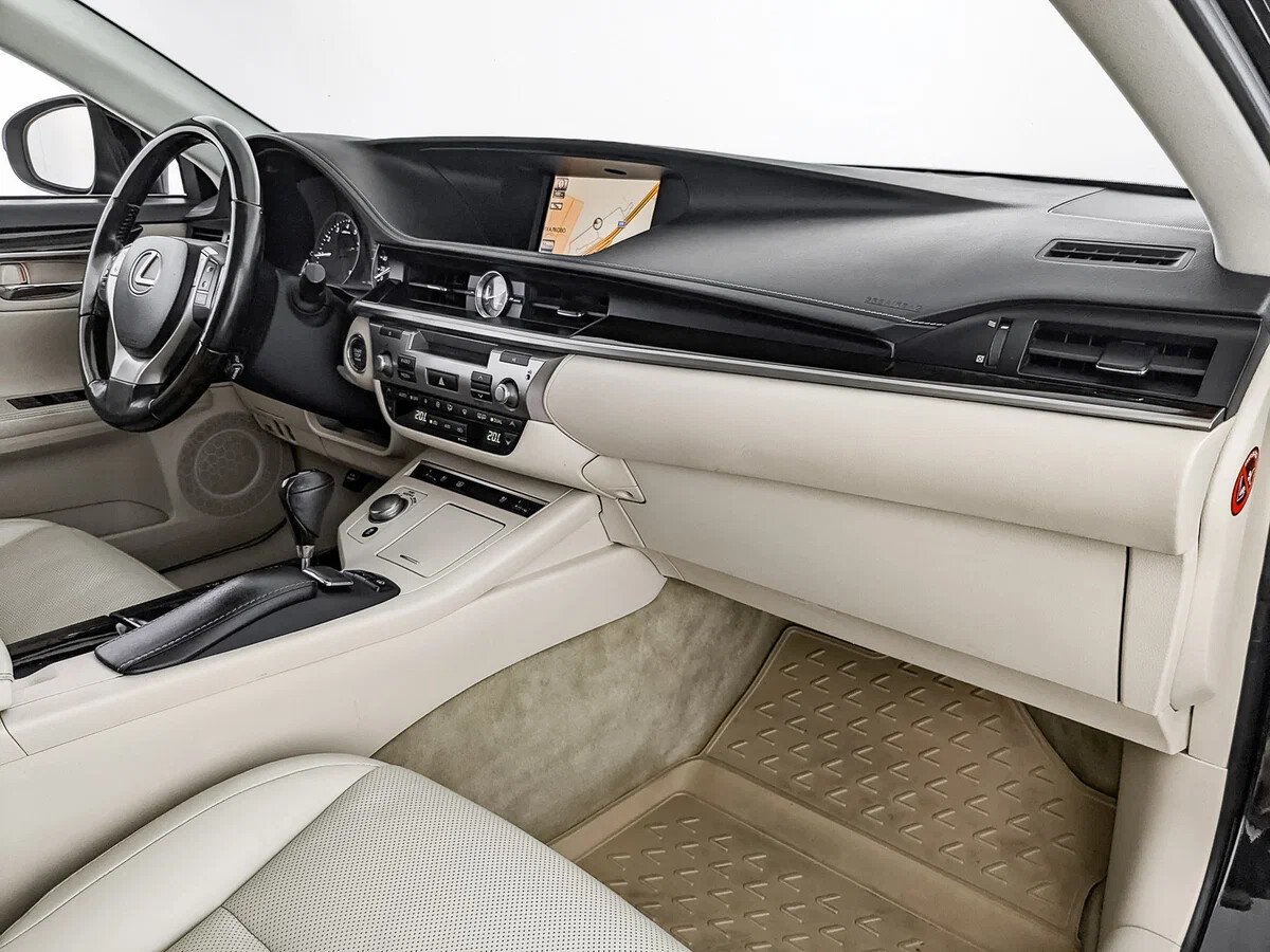 Lexus ES, VI