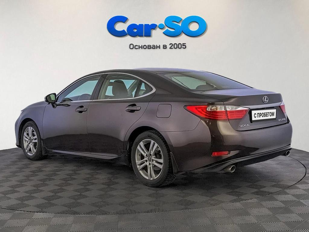 Lexus ES, VI