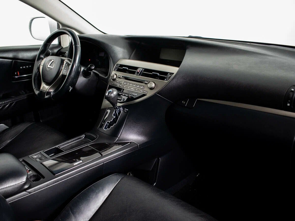 Lexus RX, III