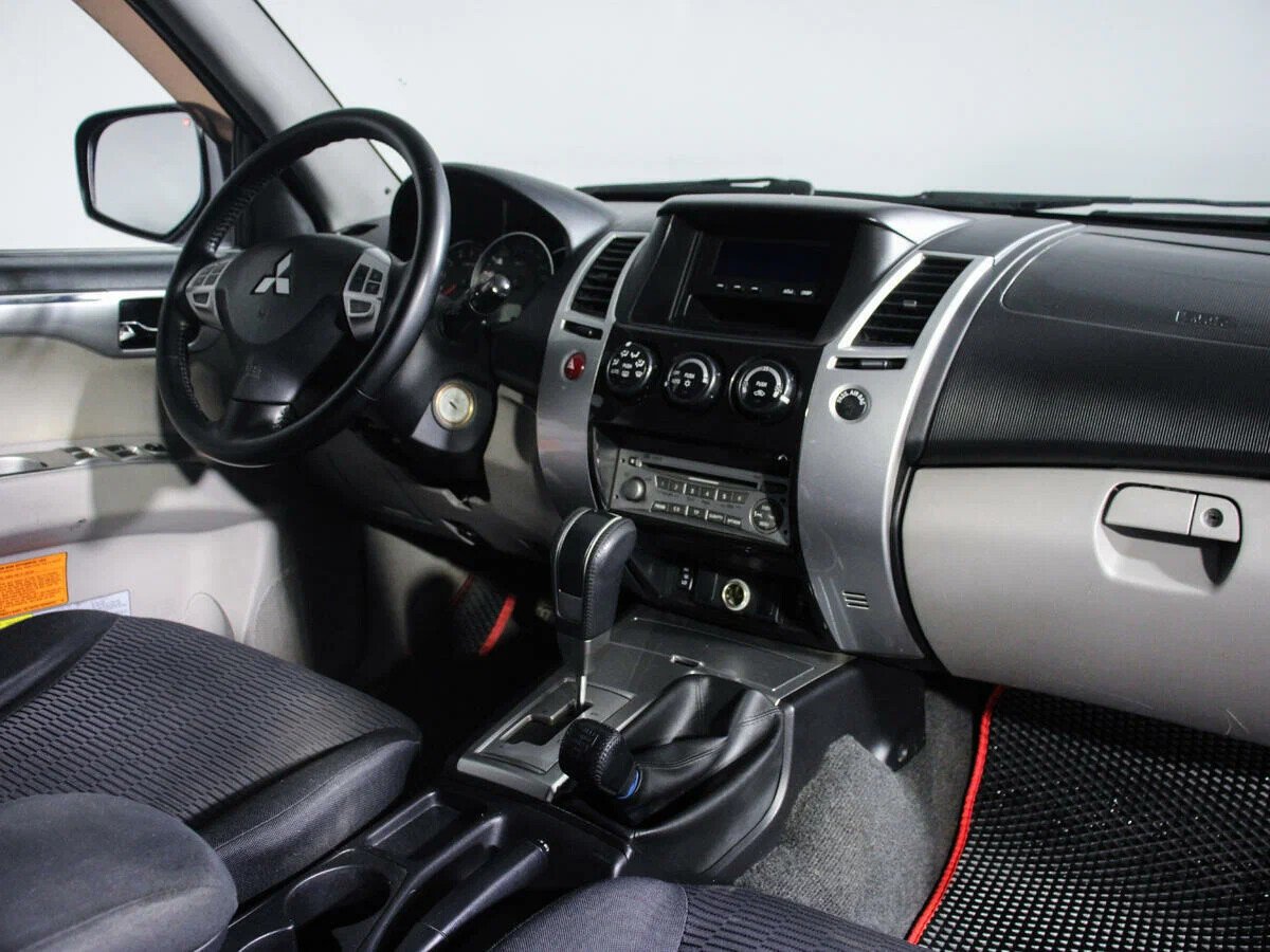 Mitsubishi Pajero Sport, II