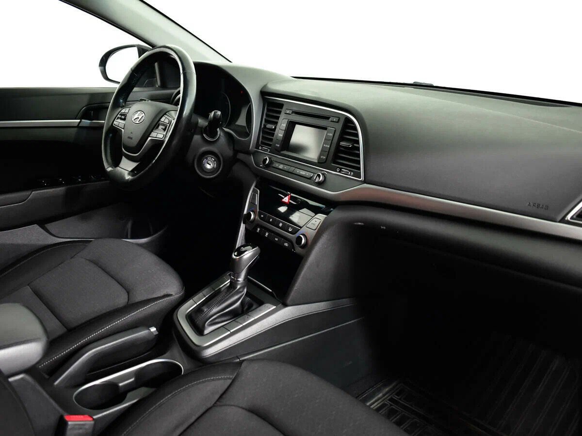 Hyundai Elantra, VI (AD)