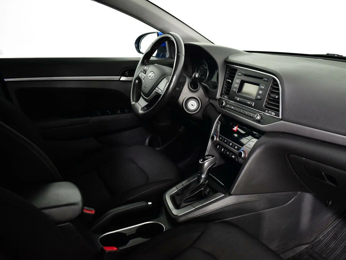 Hyundai Elantra, VI (AD)